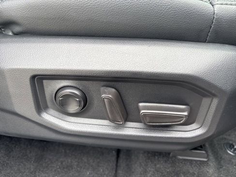 Used 2024 Toyota Tundra Limited w/ Power Package image 39