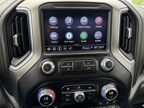 Used 2022 GMC Sierra 1500 Denali w/ Denali Premium Package AWD/4WD image 22