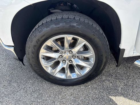 Used 2022 Chevrolet Silverado 1500 LTZ w/ LTZ Premium Package image 36