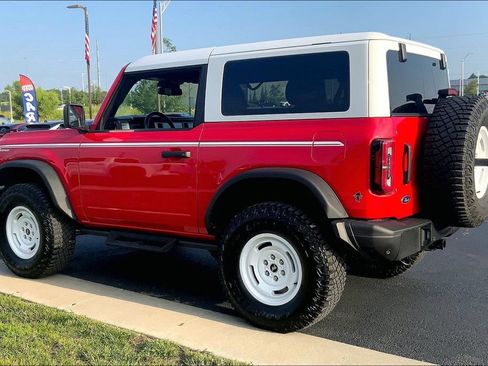 Used 2024 Ford Bronco Heritage Edition AWD/4WD image 2