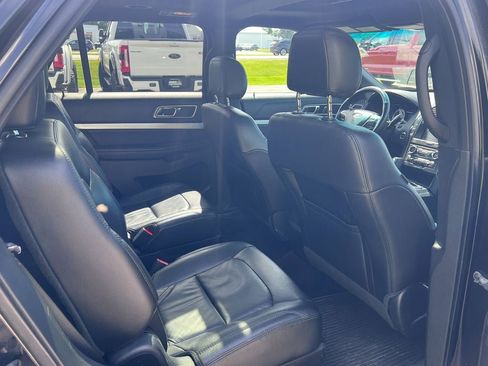 Used 2016 Ford Explorer XLT w/ Equipment Group 202A AWD/4WD image 16