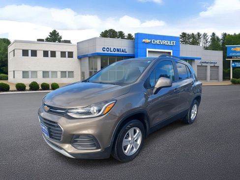 Used 2022 Chevrolet Trax LT w/ LT Convenience Package image 1