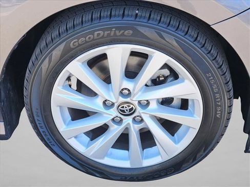 Used 2022 Toyota Camry LE FWD image 27