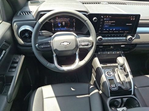 Used 2023 Chevrolet Colorado LT w/ LT Convenience Package III AWD/4WD image 19