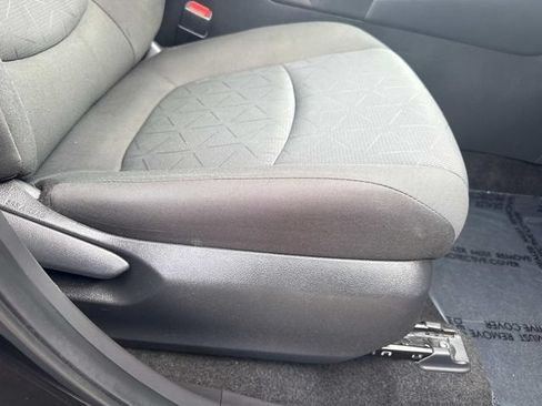 Used 2024 Toyota RAV4 XLE FWD image 17