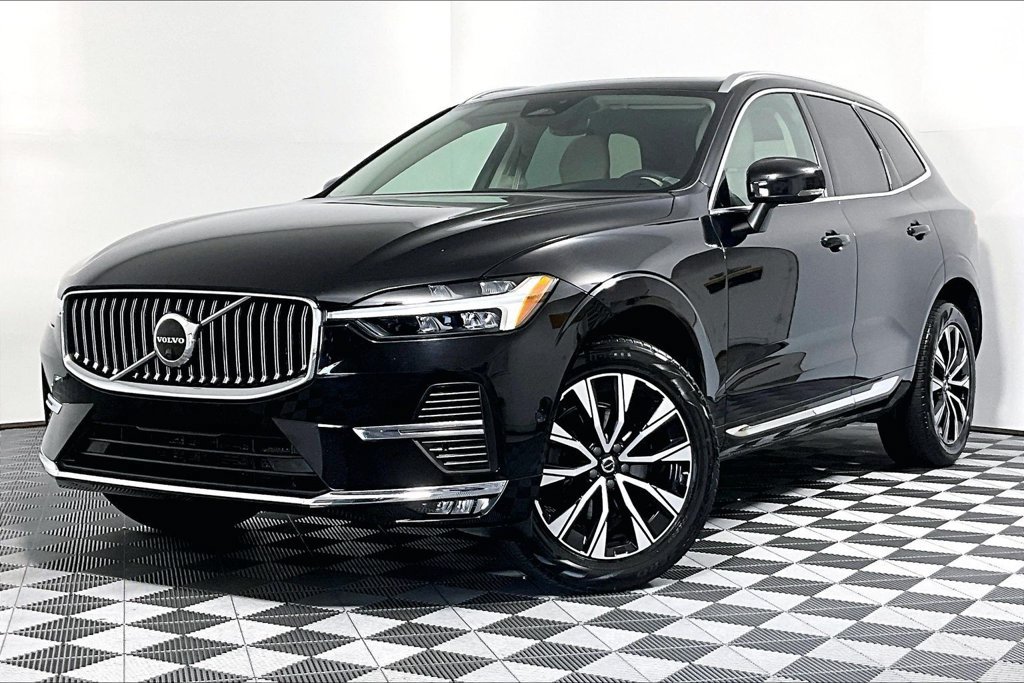 Used 2023 Volvo XC60 B5 Plus FWD image 2