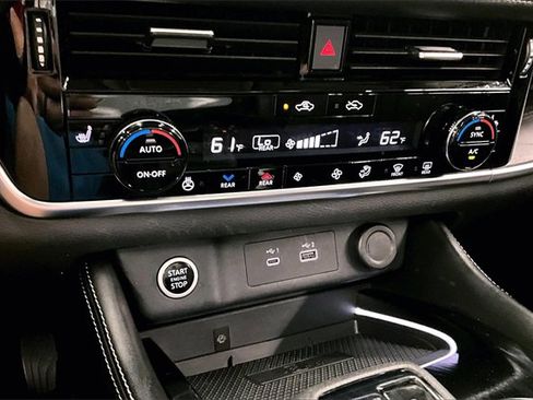 Used 2023 Nissan Rogue Platinum w/ Platinum Premium Package image 28