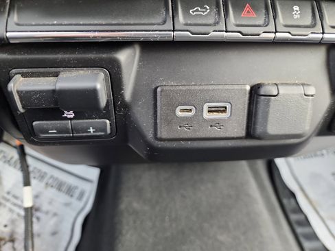 Used 2022 Chevrolet Silverado 2500 LT w/ Convenience Package image 14