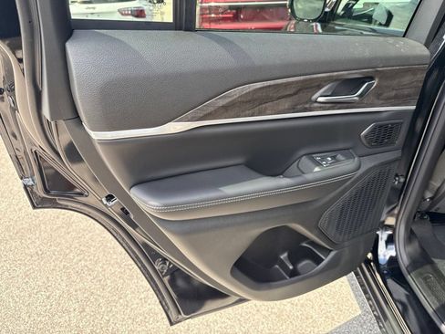 New 2026 Jeep Grand Cherokee Limited AWD/4WD image 21