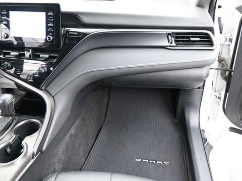Used 2022 Toyota Camry SE image 43
