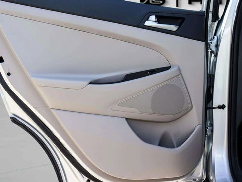 Used 2019 Hyundai Tucson SE image 19