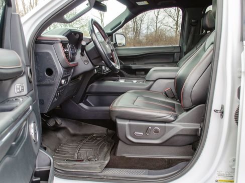 Used 2022 Ford Expedition Max Limited image 30