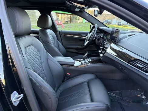 Used 2023 BMW 530e xDrive image 41