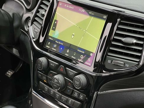 Used 2020 Jeep Grand Cherokee Limited w/ Luxury Group II image 31