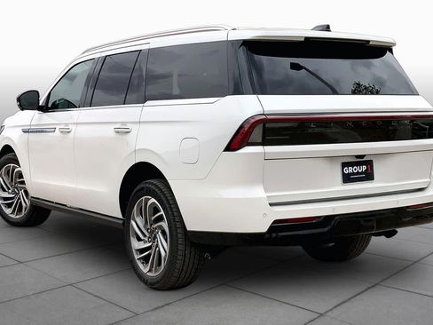 New 2026 Lincoln Navigator Reserve AWD/4WD image 12