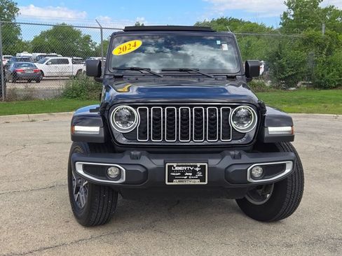 Used 2024 Jeep Wrangler Unlimited Sahara w/ Technology Group AWD/4WD image 4