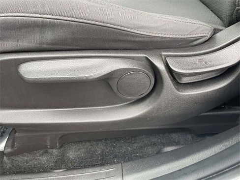 Used 2023 Kia Carnival LX image 15