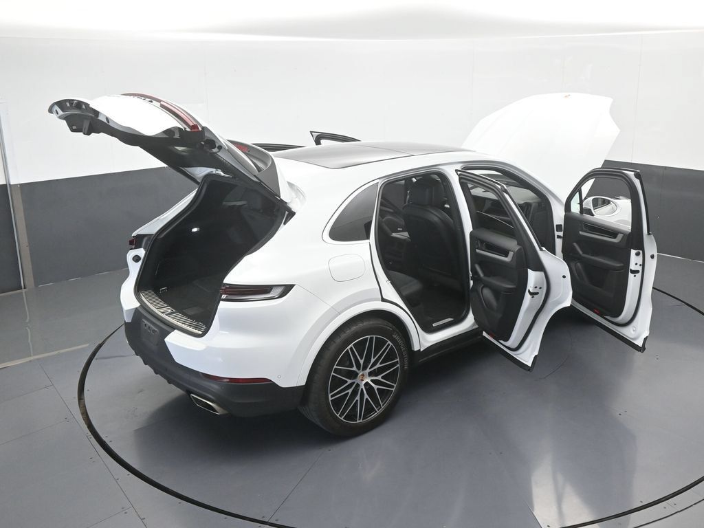 Used 2025 Porsche Cayenne AWD/4WD image 79