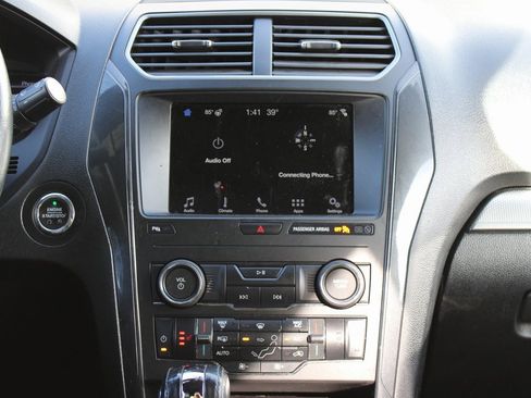 Used 2018 Ford Explorer XLT w/ Equipment Group 202A image 21