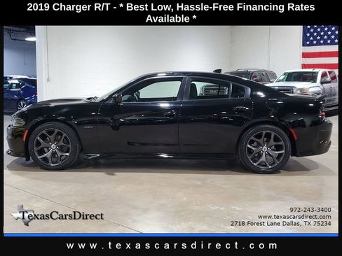 Used 2019 Dodge Charger R/T image 12