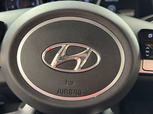 Used 2023 Hyundai Elantra SEL FWD image 25