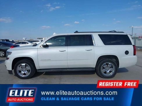 Used 2017 Chevrolet Suburban LT image 28