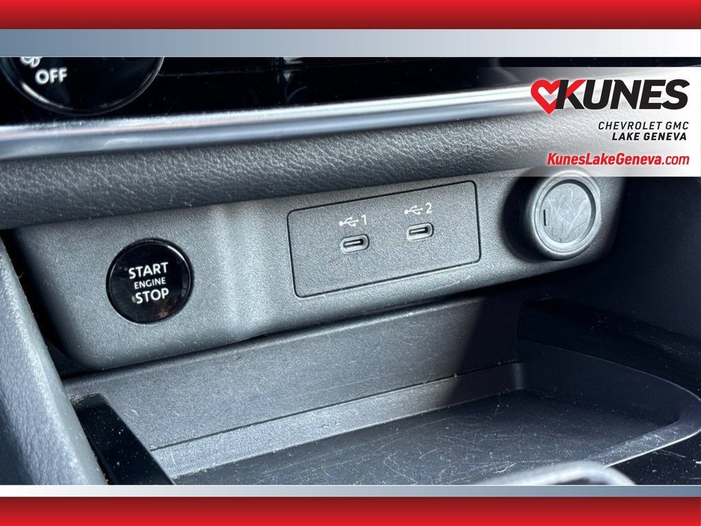 Used 2024 Nissan Rogue S FWD image 27