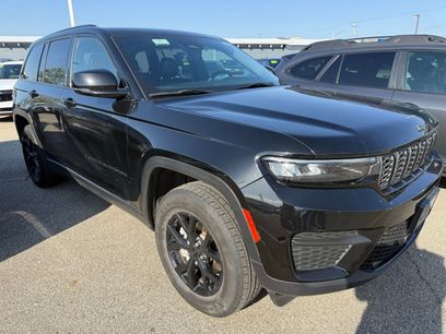 Used 2025 Jeep Grand Cherokee Altitude