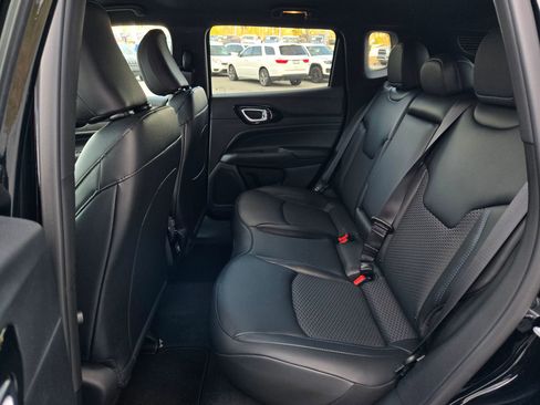 New 2026 Jeep Compass Latitude image 25