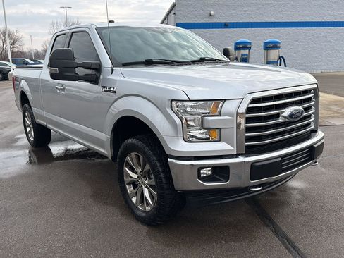 Used 2017 Ford F150 XLT w/ Equipment Group 302A Luxury image 9