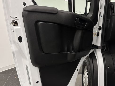Used 2026 RAM ProMaster 2500 w/ Convenience Group FWD image 10