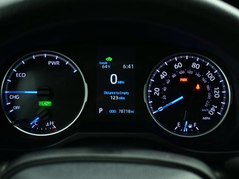 Used 2022 Toyota RAV4 XLE AWD/4WD image 24