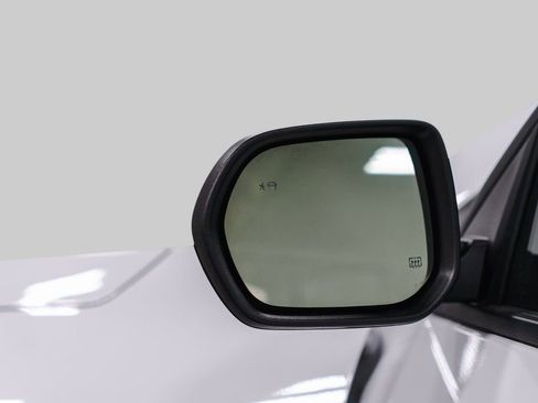 Used 2025 Chevrolet Equinox LT image 37