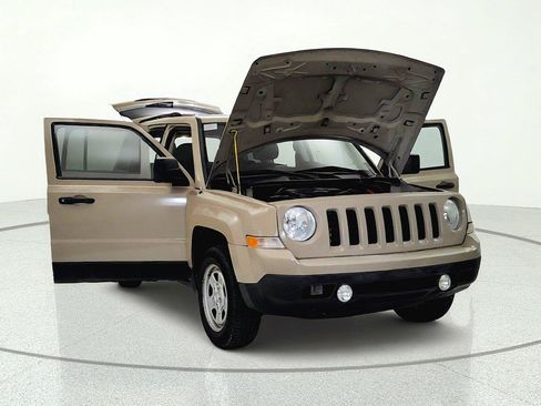 Used 2017 Jeep Patriot Sport FWD image 27