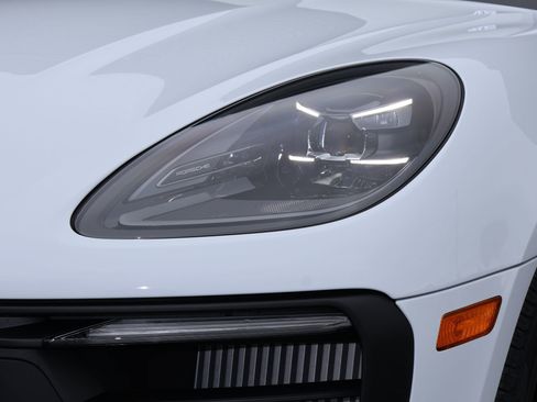 New 2026 Porsche Macan GTS AWD/4WD image 12