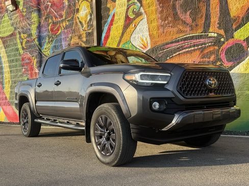 Used 2021 Toyota Tacoma Limited image 1