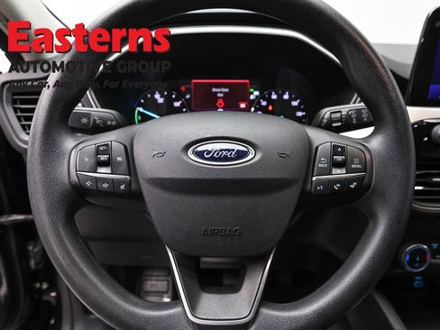 Used 2022 Ford Escape SE AWD/4WD image 10