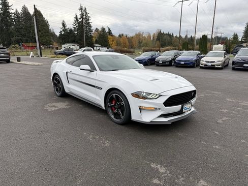 Used 2019 Ford Mustang GT Premium w/ Equipment Group 401A image 7