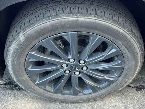 Used 2023 Chevrolet Traverse RS w/ LPO, Cargo Package image 2