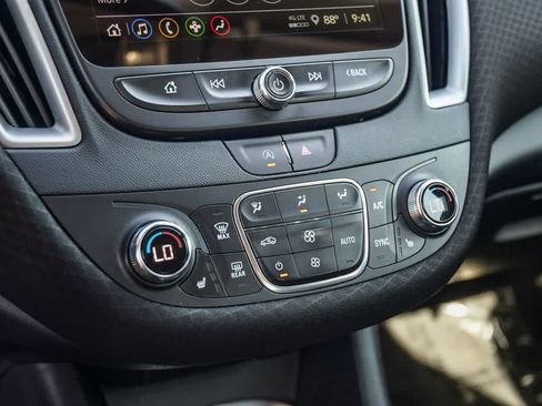 Used 2022 Chevrolet Malibu LT FWD image 20