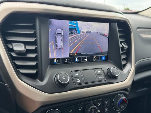 Used 2023 GMC Acadia Denali w/ Denali Ultimate Package AWD/4WD image 16