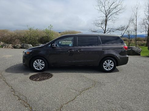 Used 2016 Kia Sedona LX w/ Option Group 020 image 2