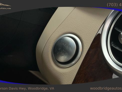 Used 2016 Mercedes-Benz C 300 4MATIC Sedan image 28