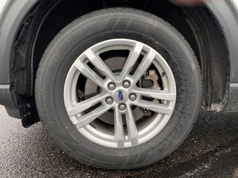 Used 2022 Ford Explorer XLT image 23