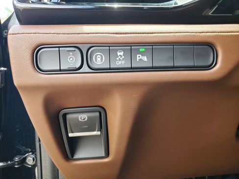 Certified 2023 Acura MDX FWD w/ Technology Package image 23
