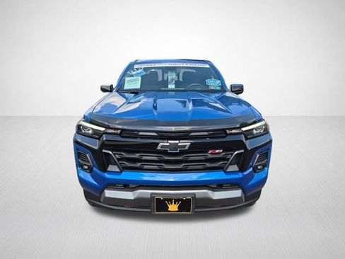 Used 2023 Chevrolet Colorado Z71 w/ Z71 Convenience Package 2 AWD/4WD image 5