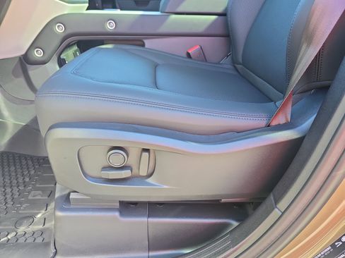 New 2026 Land Rover Defender 110 S image 27