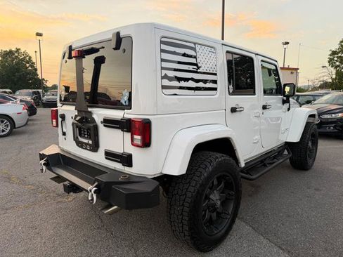 Used 2017 Jeep Wrangler Unlimited Rubicon w/ Connectivity Group AWD/4WD image 5