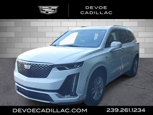 New 2025 Cadillac XT6 Luxury image 1