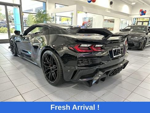 Used 2025 Chevrolet Corvette Z06 w/ Stealth Interior Trim Package RWD image 32